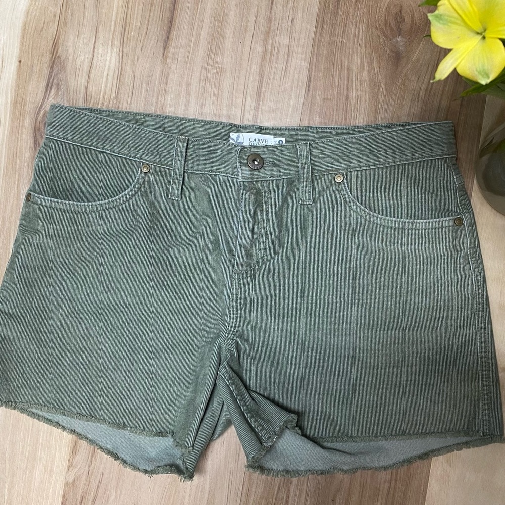 Carve Designs Oahu Sz 8